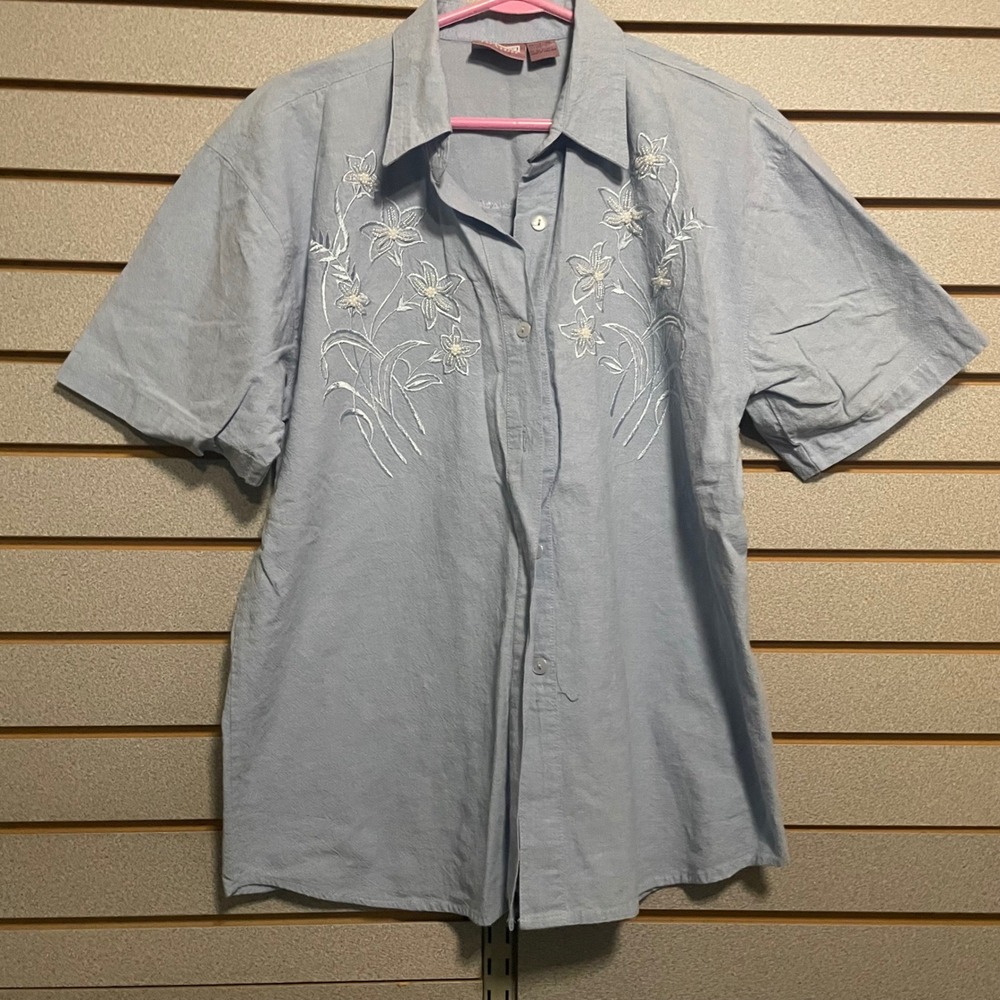 Premier International Womens Blue Floral Embroidered Short Sleeve Shirt L